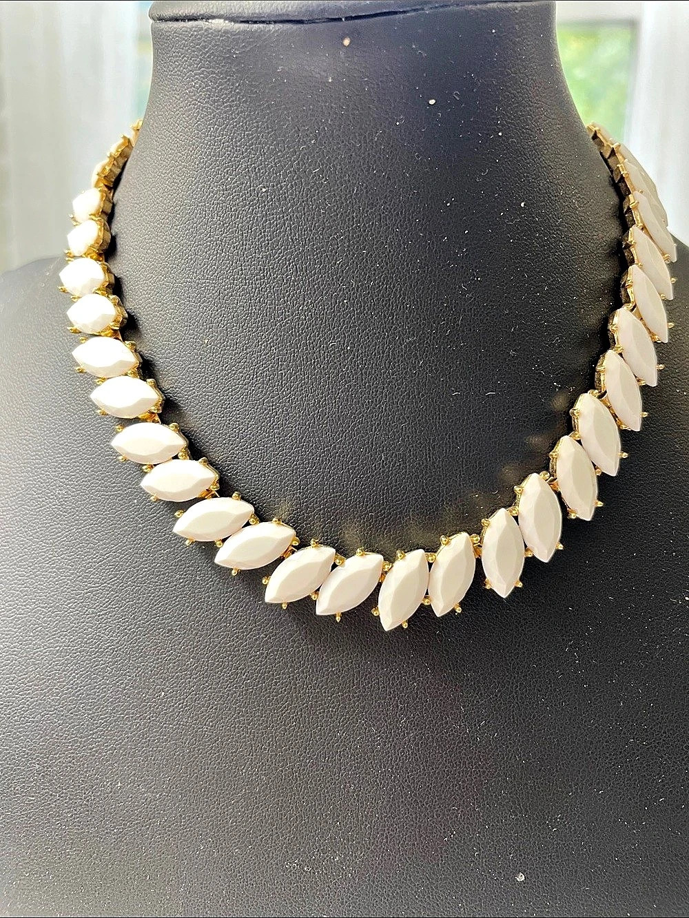 Vintage Trifari White Navette Statement Necklace Chocker Style 6” Drop 2” extend